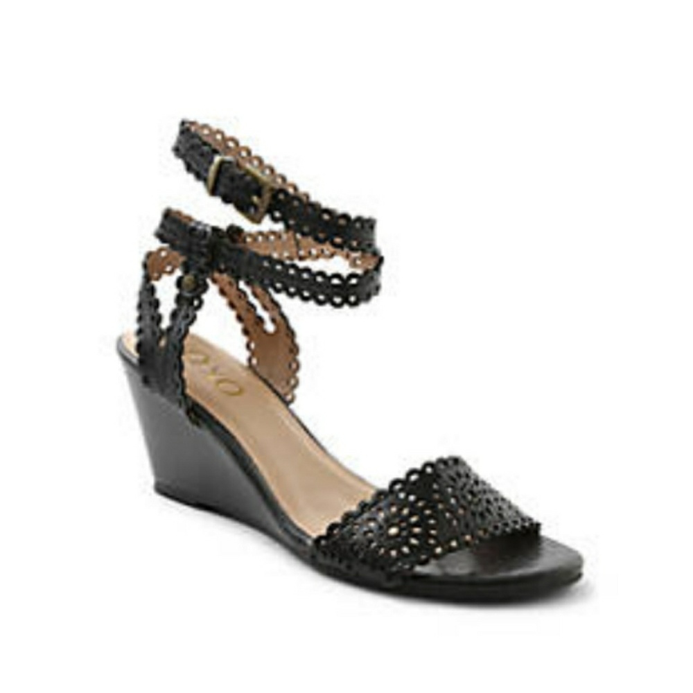 XOXO sissy black sandal wedge